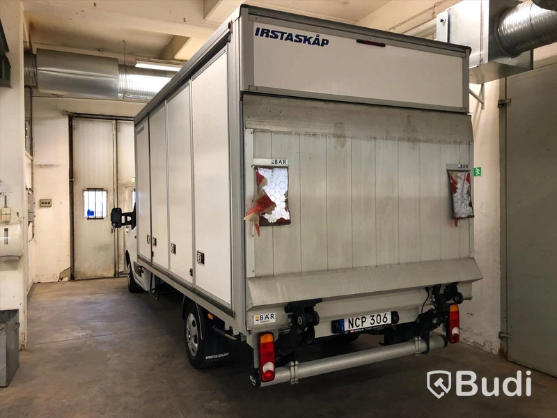 Skåpbil Nissan NV400 2.3 dCi Volymskåp (125hk) - 2016 m bakgavellift & öppningsbar vä sida